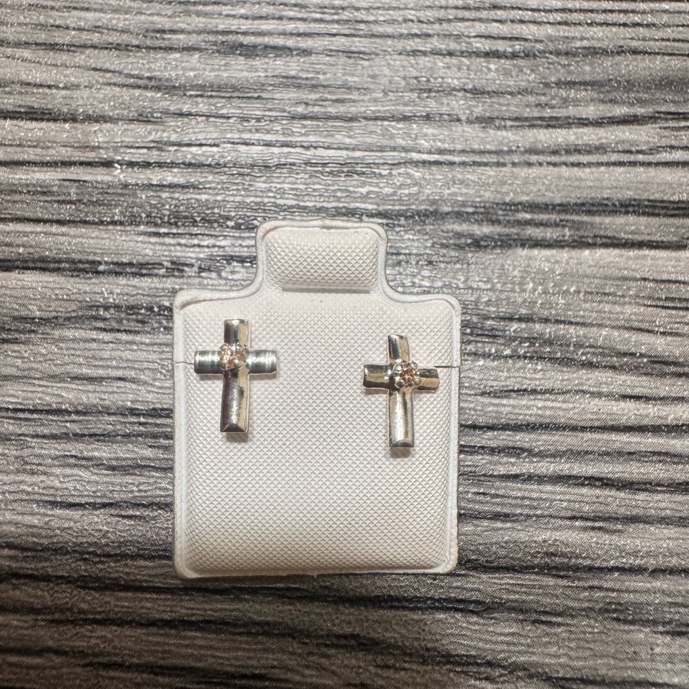 925 sterling silver pSilver Cross Stud Earrings with Center Stones